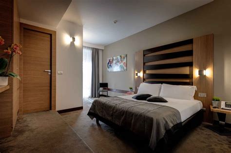 HOTEL TREVI (AU$190) .